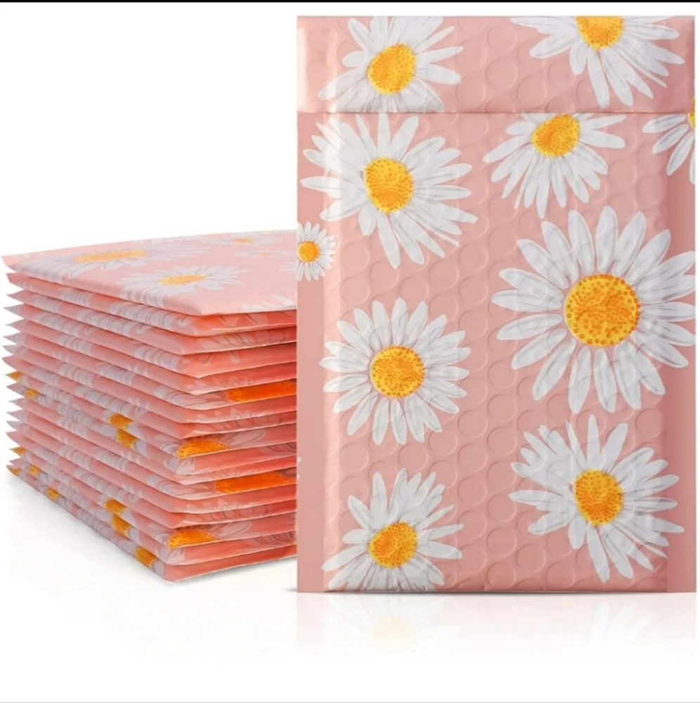 New Pink Daisy bubble mailers